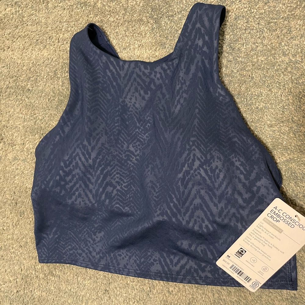 Athleta A-C conscious embossed crop. Never worn.